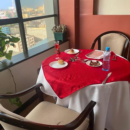 Hemak Suites Ναϊρόμπι Εξωτερικό φωτογραφία
