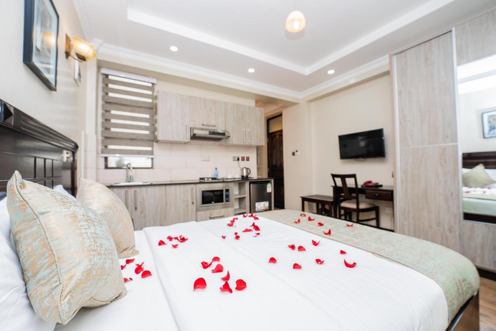 Hemak Suites Ναϊρόμπι Εξωτερικό φωτογραφία